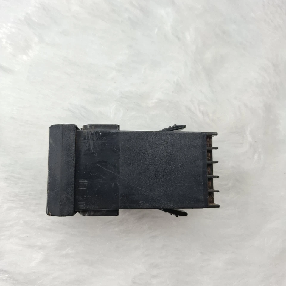 HONEYWELL DC1010 TEMPERATUE CONTROLLER DC1010